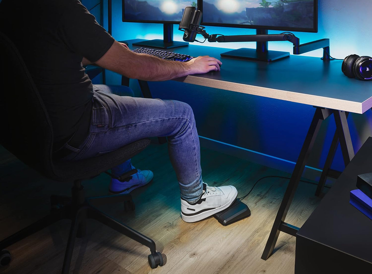 Stream Deck Pedal β Hands-Free Studio Controller, 3 Macro Footswitches, Trigger Actions in Apps and Software like OBS, Twitch, Youtube and More, Works with Mac and PC. Color: Black